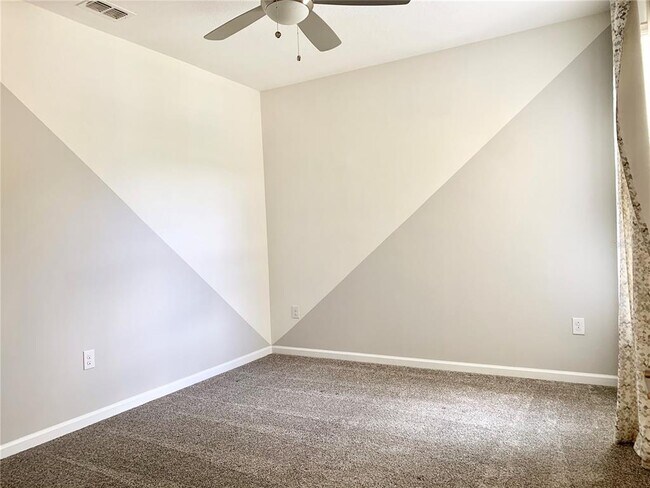 Building Photo - 9812 Red Eagle Dr