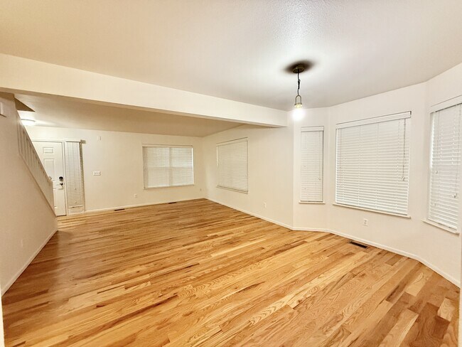 Building Photo - 4527 Starflower Dr