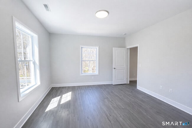 Building Photo - 24 Glen Rd