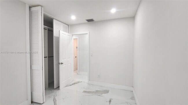 Building Photo - 10330 SW 35th St