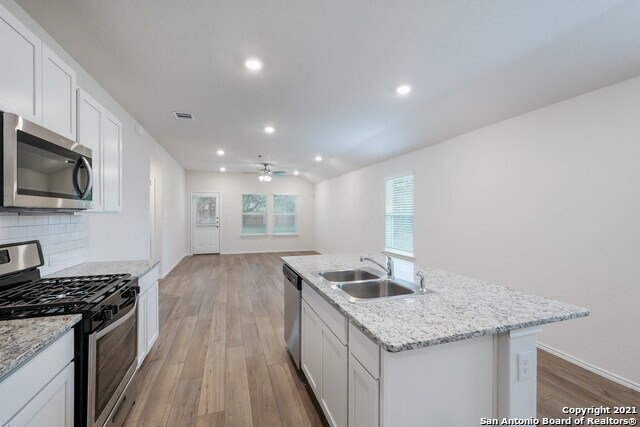 Building Photo - 3928 Claystone Canyon