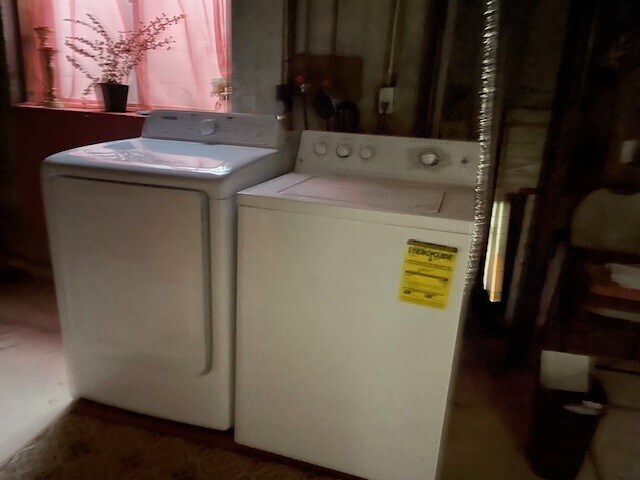 Washer & Dryer - 428 Thoreau Rd