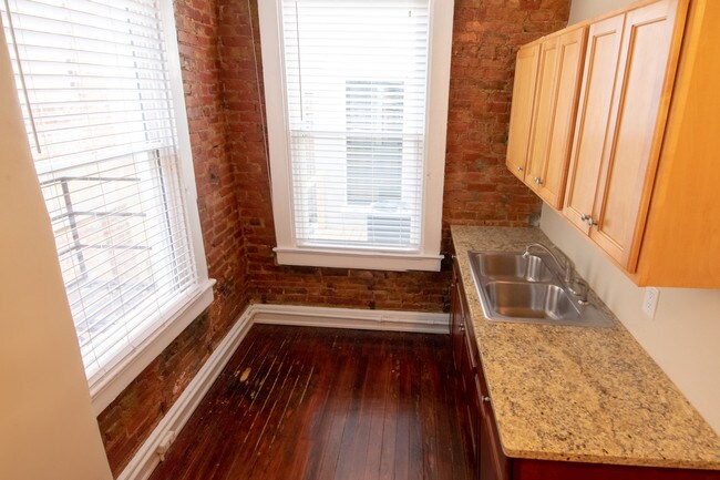 Building Photo - 36 W Court St