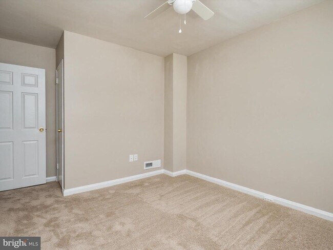 Building Photo - 3308 Wallford Dr