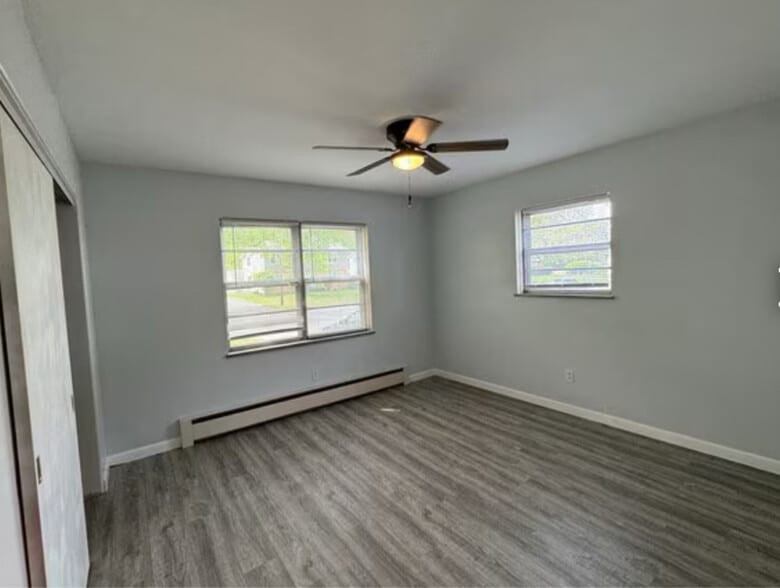 Primary Photo - 2301 W Lawrence Ave