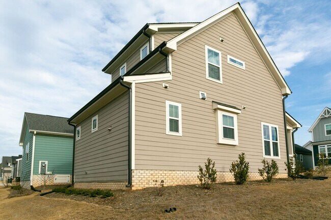 Building Photo - Beautiful 3 Bed/2.5 bath cottage in Chatham Park Available early September