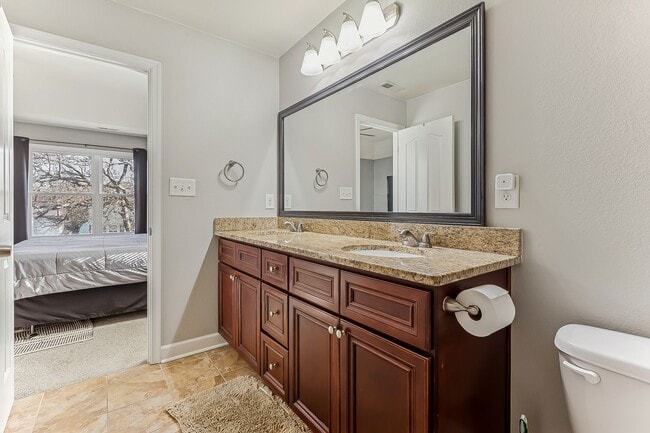 Building Photo - Stunning home in Norfolk!