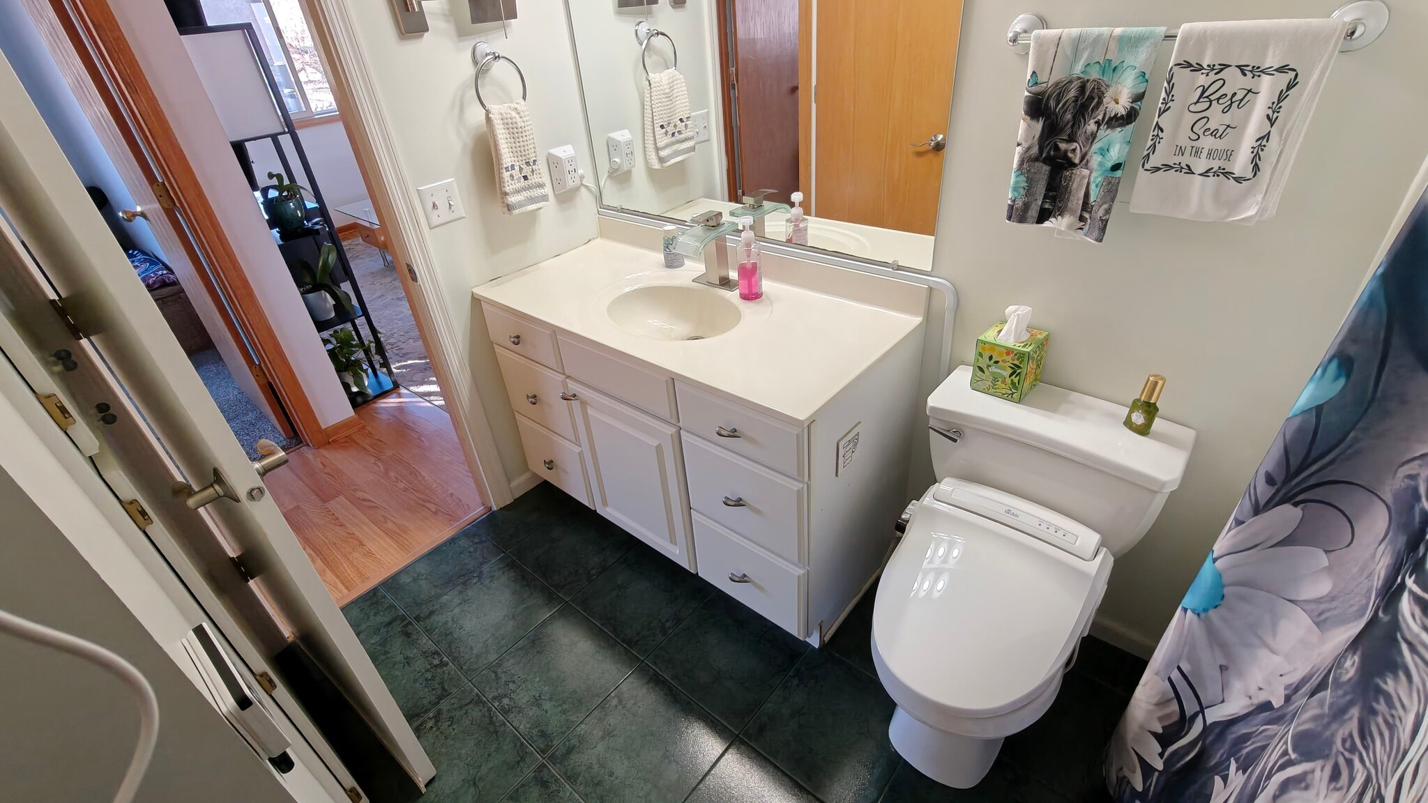 Building Photo - 1943 Parkway Ave