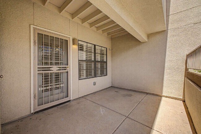 Building Photo - 6885 E Cochise Rd