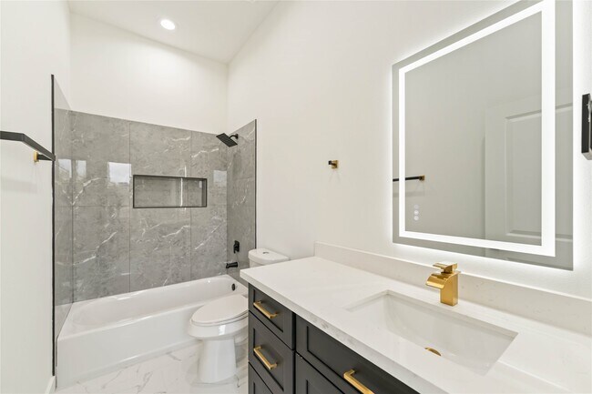 Building Photo - 8044 Sunbury St