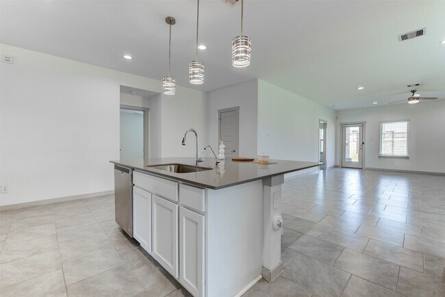 Building Photo - 29751 Cayenne Cir