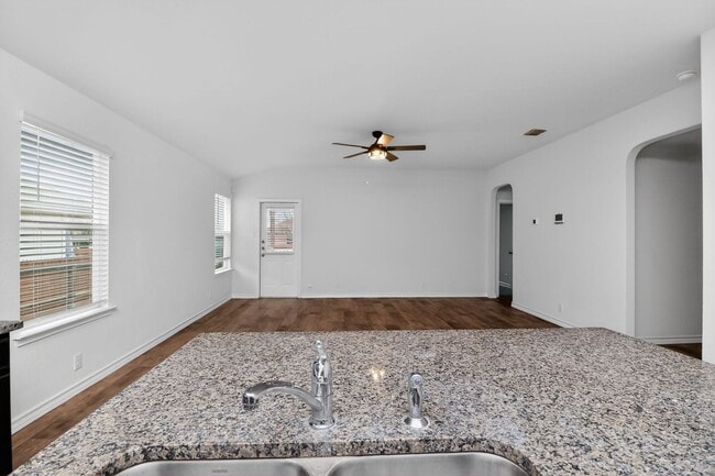 Building Photo - Modern 3BR Home w/ Open Floor Plan in Growing San Antonio Area