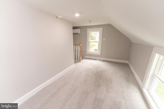 Building Photo - 119 Davis Ln