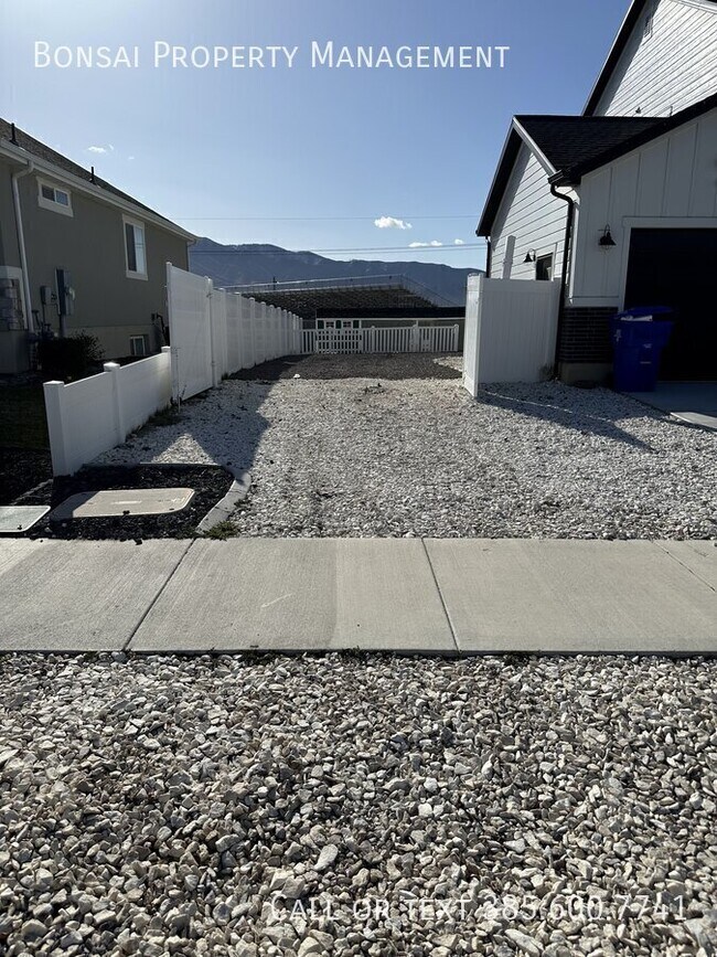 Building Photo - 4554 N Mt Ellen St
