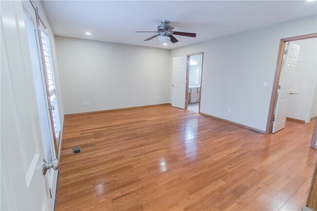 Building Photo - 903 Red Fox Cir