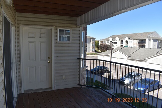 Building Photo - Spacious 2 bed + bonus room / Littleton Condo, Wonderful Location