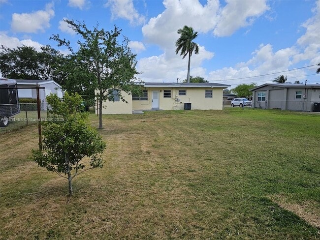 Building Photo - 1430 NW 10th St