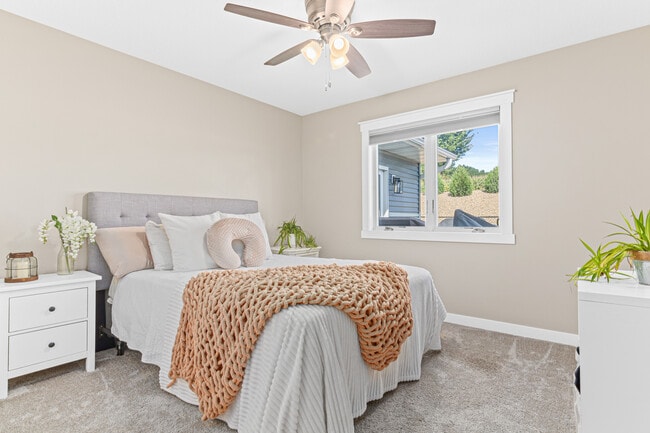 Building Photo - 898 Brentwood Cir
