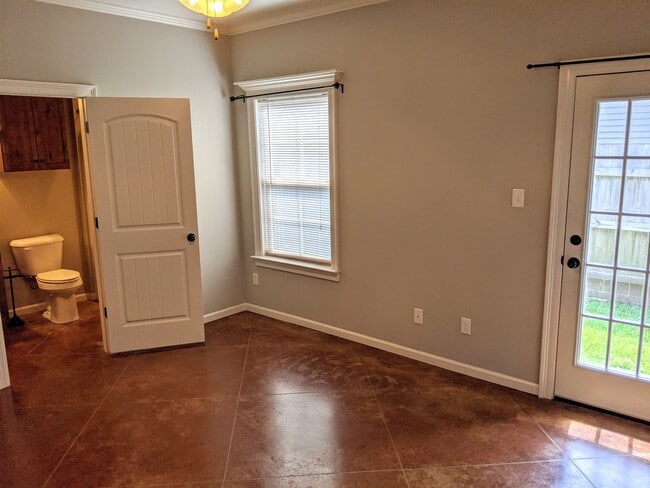 Building Photo - Beautiful Home in the CENTER of LAFAYETTE!!