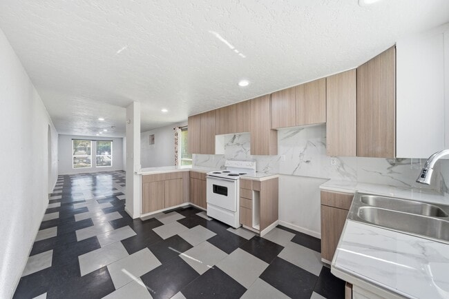 Building Photo - 1041 Dolly Wright St