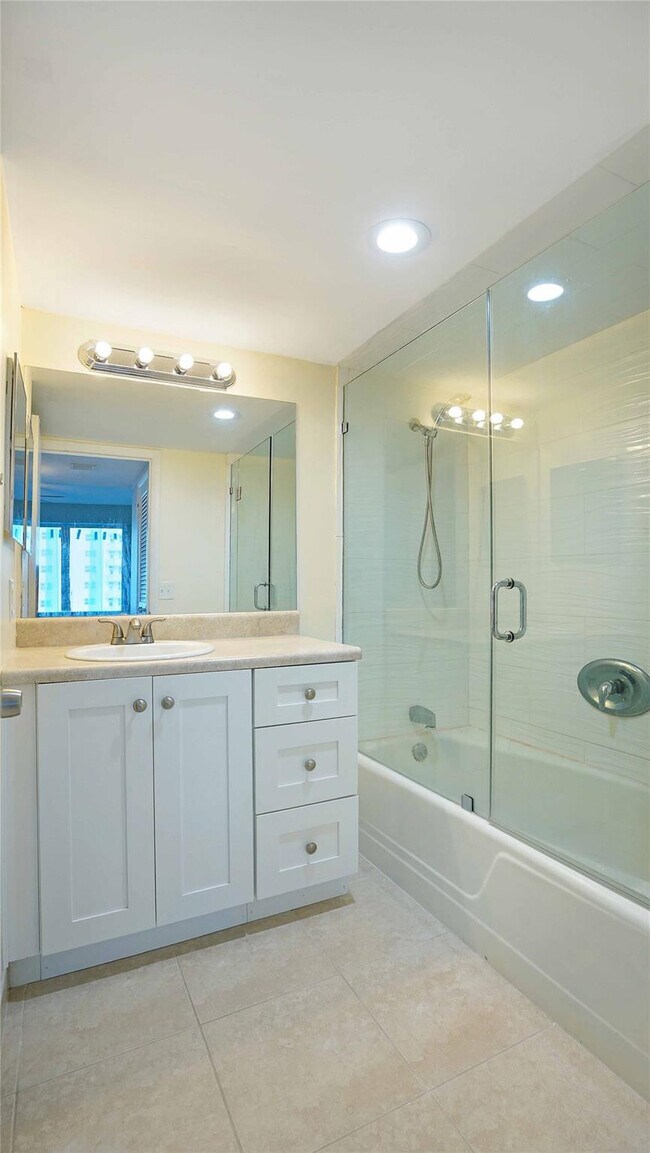 Building Photo - 4100 Galt Ocean Dr