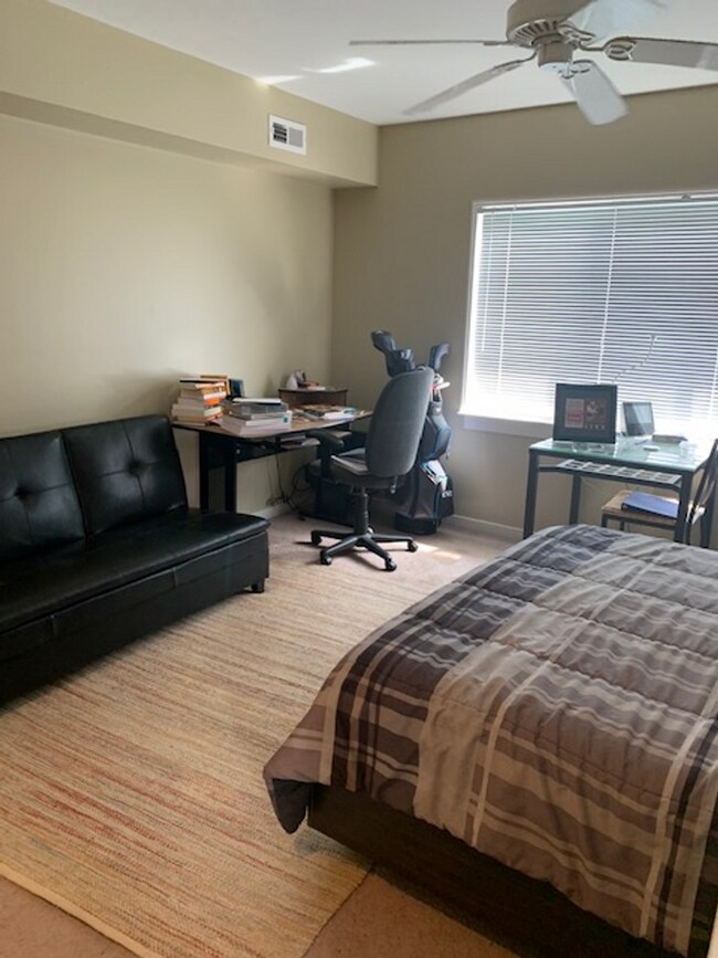 Building Photo - Sarah's Run Apartments