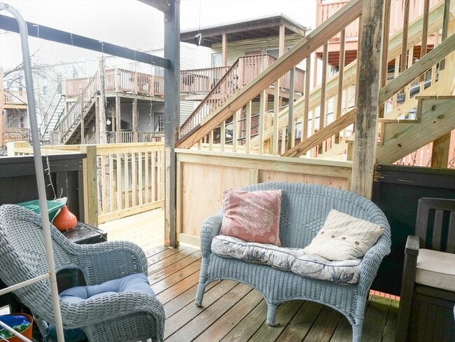 Building Photo - 255 Paris St