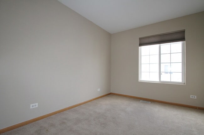 Building Photo - 3162 Cambria Ct