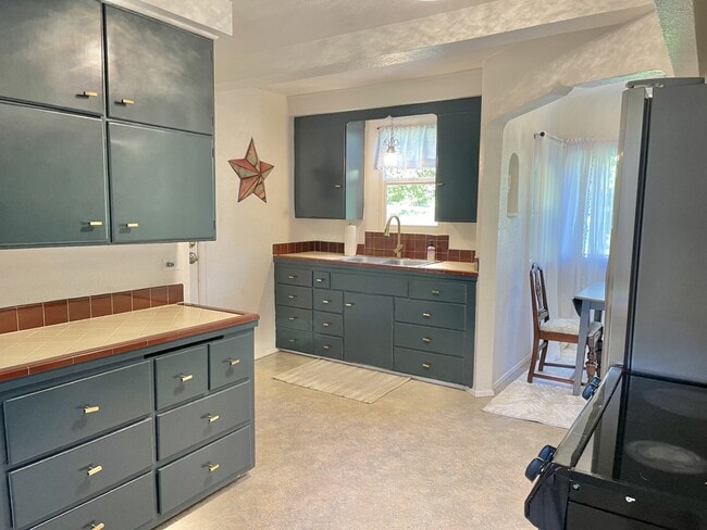 Building Photo - 7223 61st Ave SE