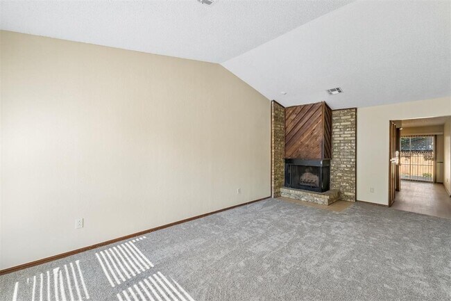Building Photo - 208 Hudson Pl