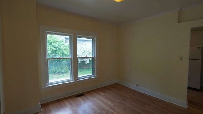 Building Photo - 40 Fayette St E