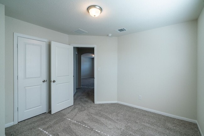 Building Photo - 612 LT Rusty Dr