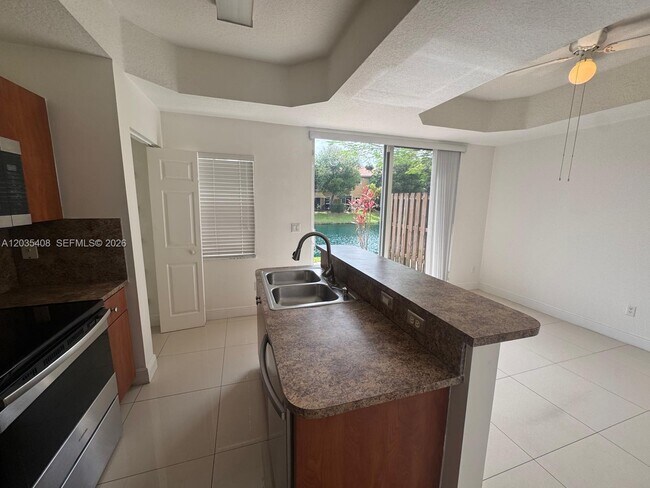 Building Photo - 4941 Tradewinds Ter