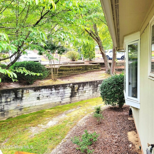 Building Photo - 25 Garden Villa Dr