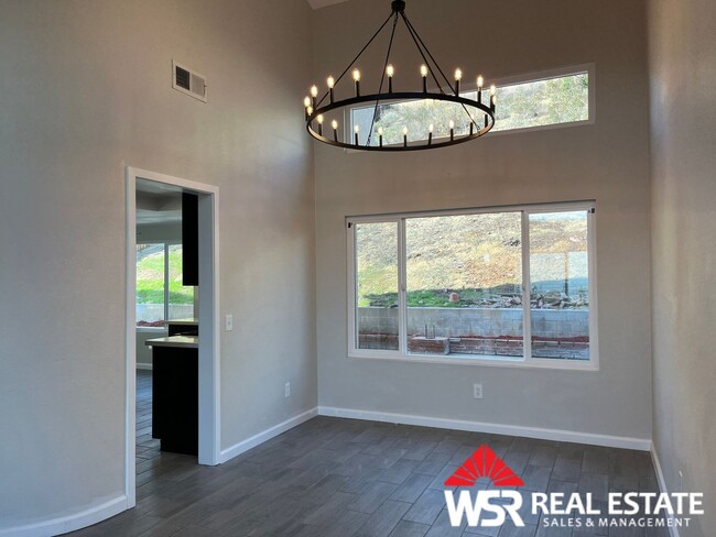 Building Photo - Stunning 4-Bedroom Remodeled Home for Rent...