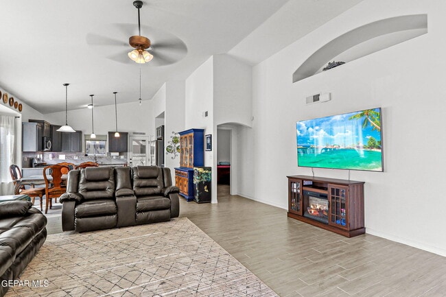 Building Photo - 14852 Jack White Ave