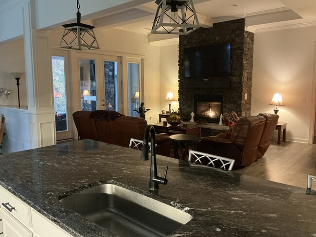 Building Photo - 291 North St