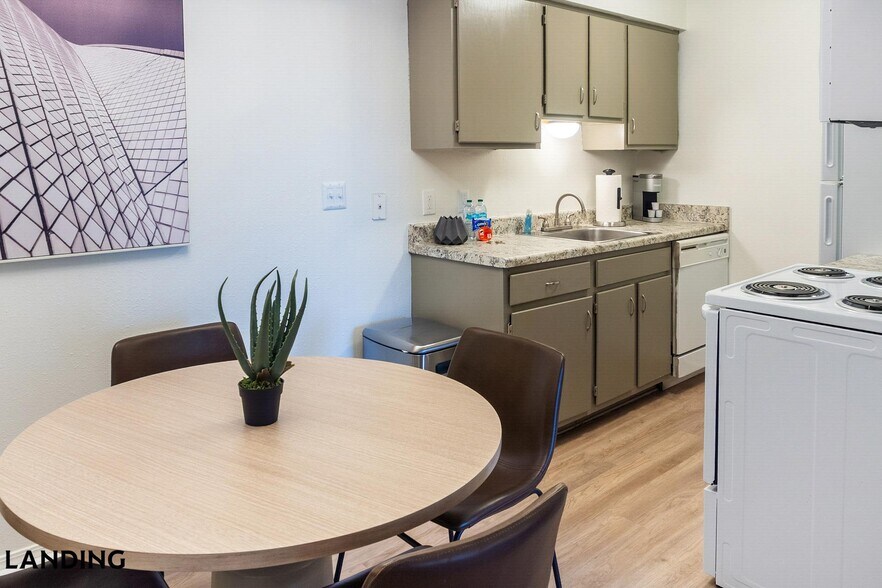 Building Photo - 6326 S 107th E Ave