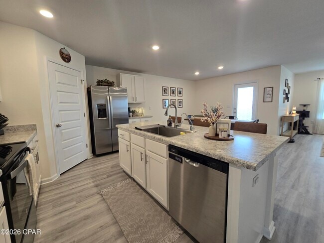 Building Photo - 6617 Slabinski Ln