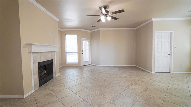 Building Photo - 2060 Garden Crest Dr