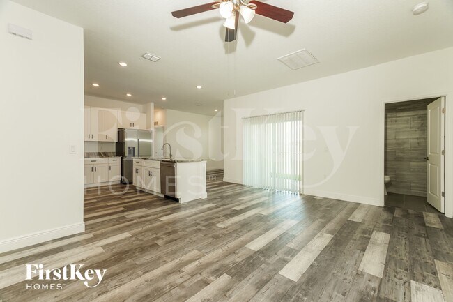Building Photo - 301 Cimarron Ct