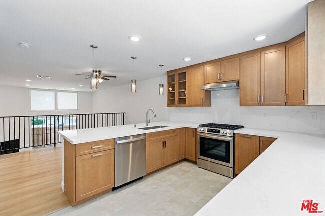 Building Photo - 5238 Newcastle Ave