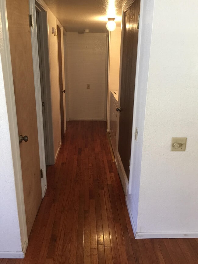 Building Photo - 1000 N Beaver St