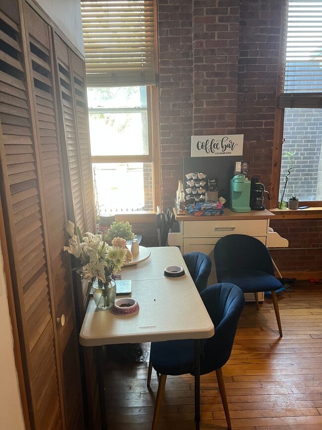 Building Photo - Downtown Bridgeport 1-Bed, 2-Bath with All...