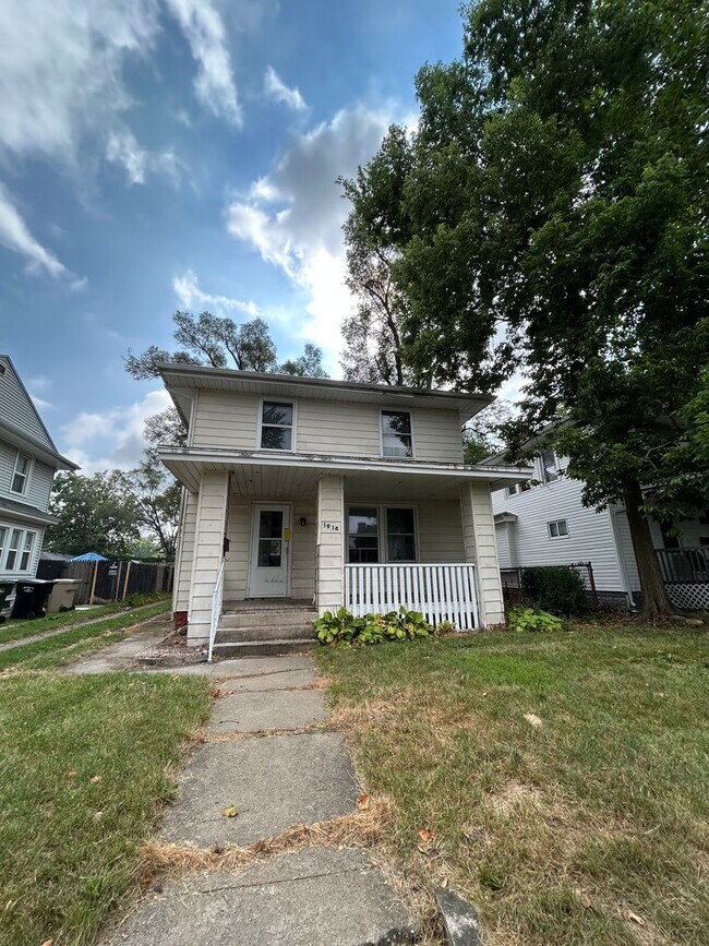 Building Photo - 3-Bedroom, 1-Bathroom Home with Updated Ki...