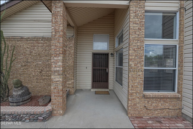 Building Photo - 894 Melville Ln