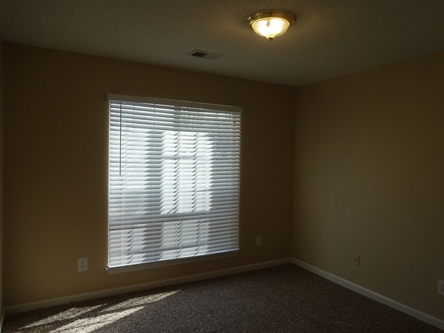 Building Photo - 115 Brookhaven Ln