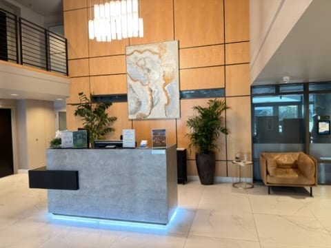 Building Photo - 425 W Beech St