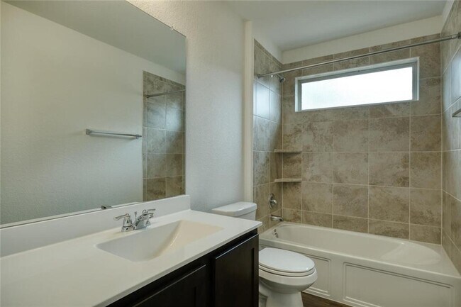 Building Photo - 1424 Chad Dr
