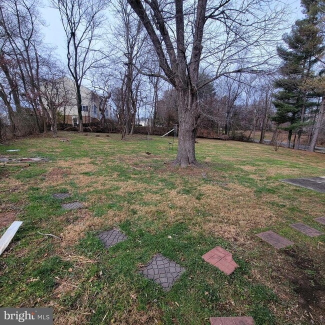 Building Photo - 18320 Metz Dr